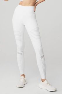 (Category: ) located in . Submitted by anges_closet (Listing ID 1457043303, Image 1). Description: .