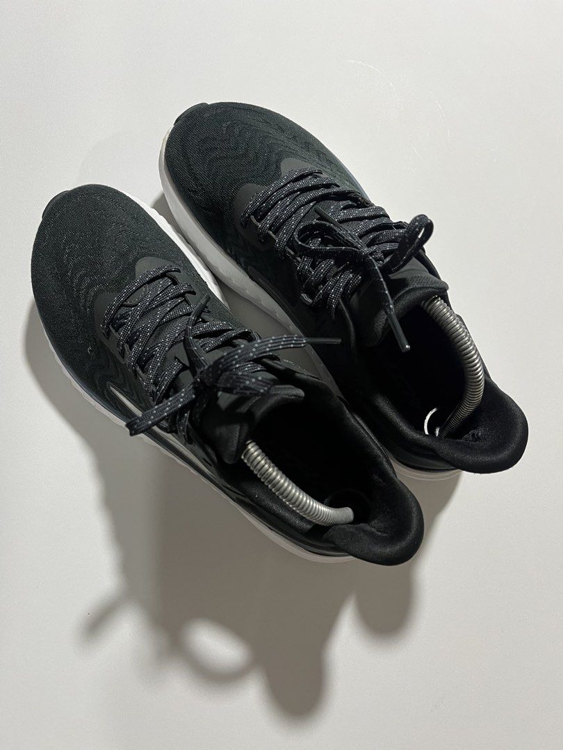 Altra Torin 7 Running Shoes (Category: Shoe inserts) located in Tagum. Submitted by pointers15 (Listing ID 1457137763, Image 3). Description: US 9 EUR 40.5 Very Good Condition (no heel drag and front drag solid pa) Cr: 9.5/10 Sign of usage, repaired scratches barely noticeable for more details (see it on the last pictures) thank you 🙏 .