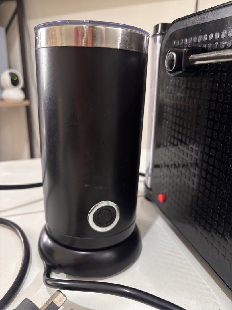 Anko Nespresso Compatible Coffee Machine (Category: Coffee Machines & Makers) located in Manila. Submitted by kaaaaatrina (Listing ID 1456987852, Image 3). Description: Anko nespresso compatible machine and anko milk frother (hot and cold) bundle Well used - but 100% working. Not used for a long time - decluttering.