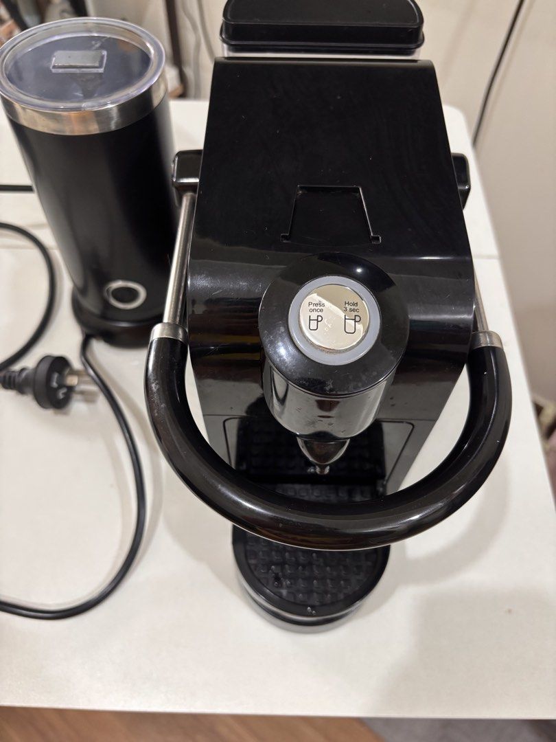Anko Nespresso Compatible Coffee Machine (Category: Coffee Machines & Makers) located in Manila. Submitted by kaaaaatrina (Listing ID 1456987852, Image 2). Description: Anko nespresso compatible machine and anko milk frother (hot and cold) bundle Well used - but 100% working. Not used for a long time - decluttering.