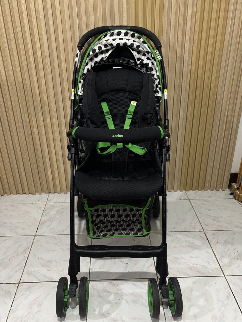 APRICA AIRRIA 🟢⚫️ (Category: Strollers) located in Valenzuela. Submitted by jen_prelovedcorner.2 (Listing ID 1457054513, Image 1). Description: APRICA AIRRIA 🟢⚫️ Newborn to toddler | Reversible handle | Reclinable seat | Ultra-lightweight | Easy to open and fold 3,700 Location Valenzuela City.