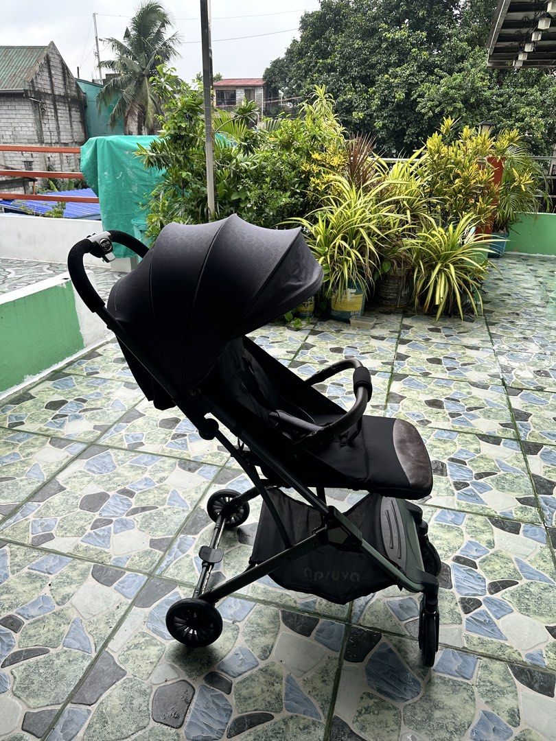 APRUVA TRAX+ (Category: Strollers) located in Caloocan City. Submitted by lavenshaven (Listing ID 1457013717, Image 1). Description: - decluttering - ilang beses lang nagamit then nastuck na sa bodega - issue: kinalawang na yung ibang parts as shown in the picture and yung cover natapunan ng paint. yung leather part ng seat ay natuklap na price is negotiable gcash/ online transfer .