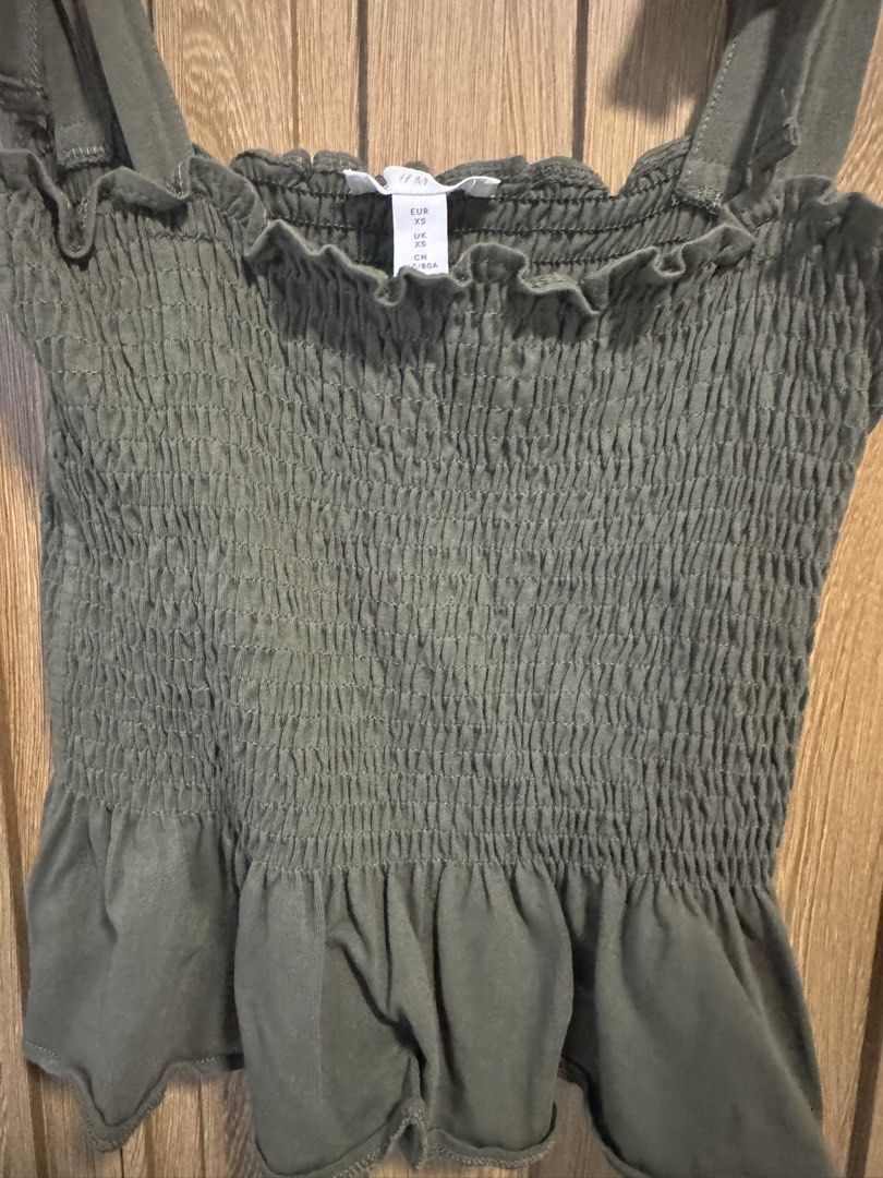 Army Green Ribbed Blouse (Category: Sleeveless) located in Paranaque City. Submitted by prelovedbye__ (Listing ID 1457084566, Image 3). Description: .