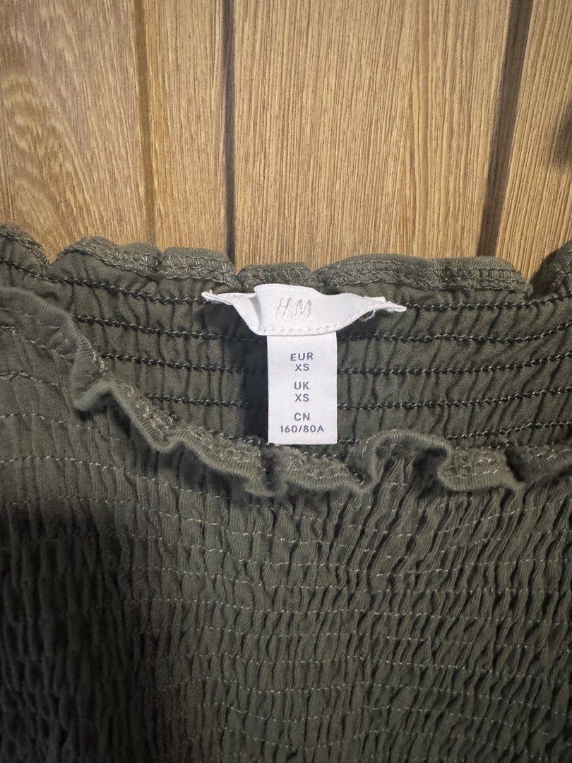 Army Green Ribbed Blouse (Category: Sleeveless) located in Paranaque City. Submitted by prelovedbye__ (Listing ID 1457084566, Image 2). Description: .