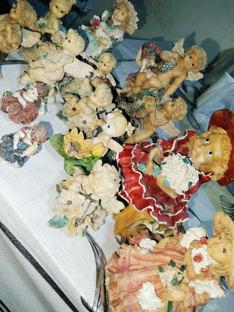 Assorted angel figurines vintage collection for take all (Category: Vintage Collectibles) located in Quezon City. Submitted by danshinobi2422 (Listing ID 1457072418, Image 2). Description: vintage na sya at talagang luma na Pero ok pa sya pang display . pwede rin sa mga nangongolekta ..