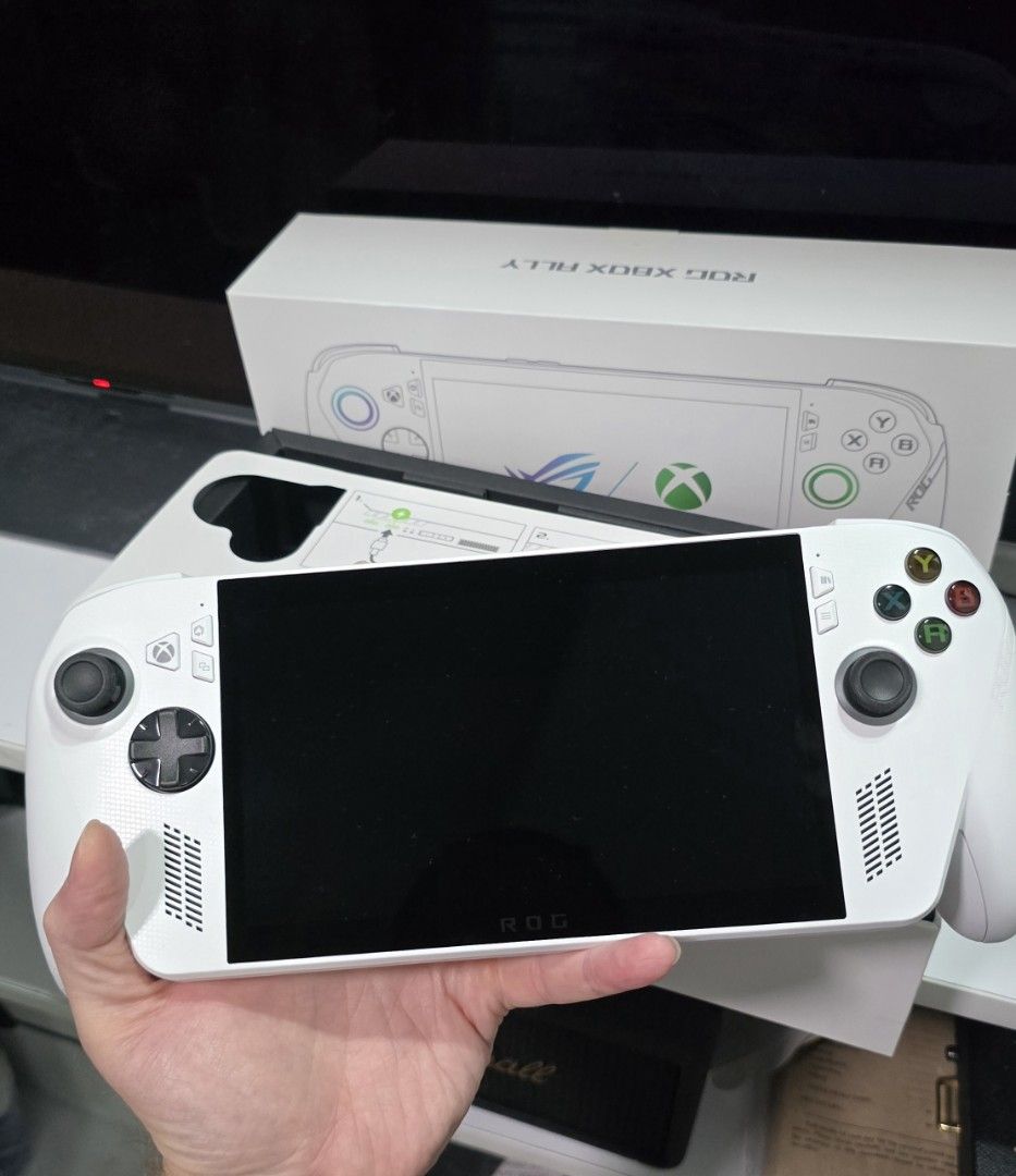 ASUS ROG XBOX ALLY Z2 A 512GB (Category: Others) located in Malabon City. Submitted by hyruwatchesandaccessories (Listing ID 1457127964, Image 3). Description: ROG XBOX ALLY Z2 A 512GB COMPLETE WITH RECEIPT PURCHASED DATE AUG 16 CONSIDERED AS NEW 32990.