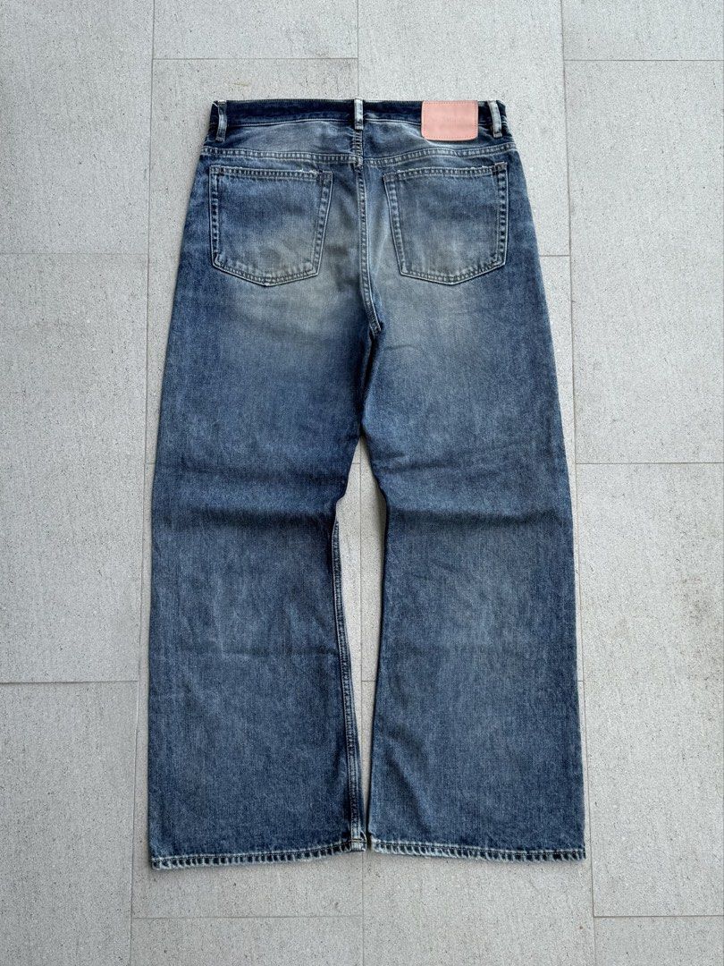 AUTHENTIC ACNE STUDIOS 2021M ROCKS (Category: Jeans) located in Rizal. Submitted by eterna.luxe (Listing ID 1457049206, Image 3). Description: AUTHENTIC ACNE STUDIOS 2021M ROCKS Model Height 5’10 32x42 hem 11 Condition: 10/10 Color rate: 10/10 Swipe for more details….