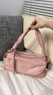(Category: ) located in . Submitted by luvebags (Listing ID 1457070011, Image 1). Description: .