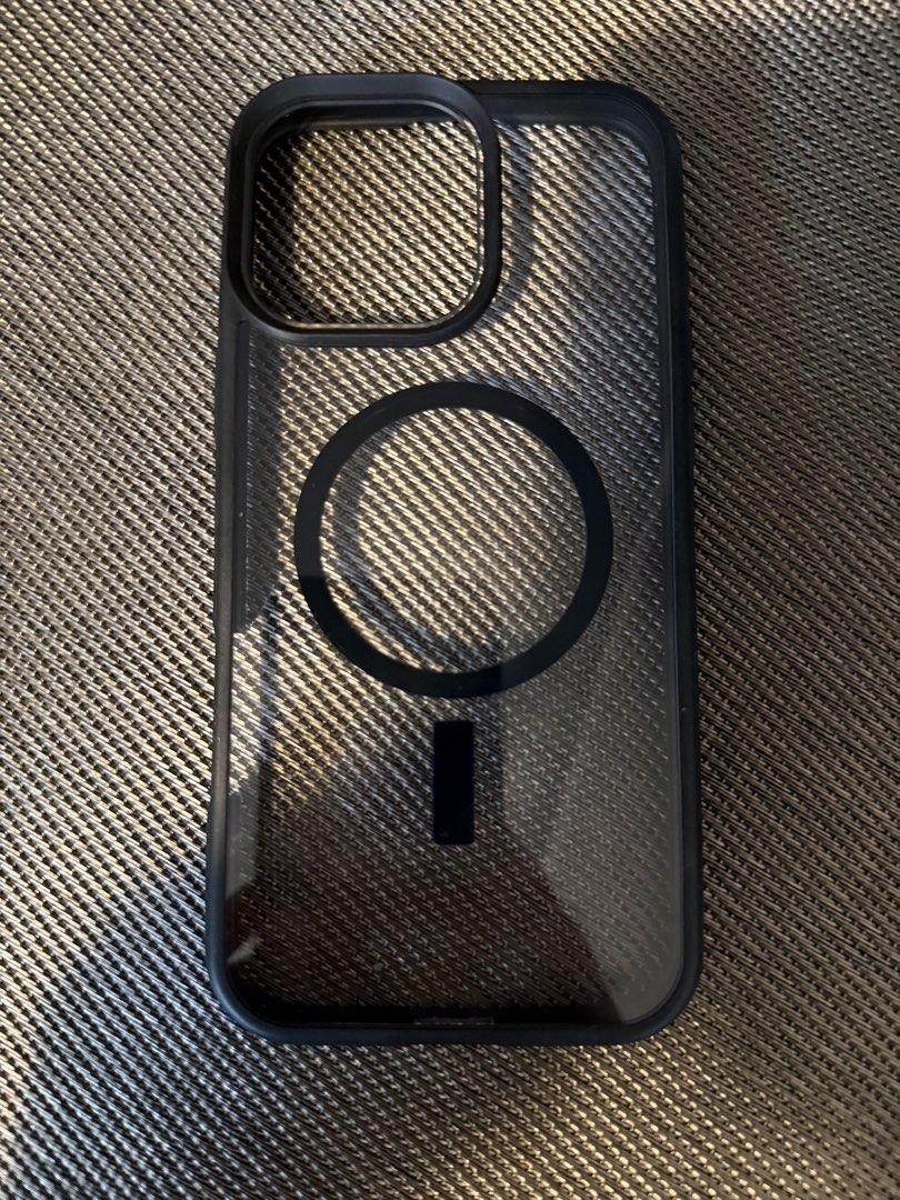 Authentic OtterBox iPhone 16 Pro Max Case MagSafe Compatible (Category: Cases & Sleeves) located in Taguig. Submitted by preloved_bycarla (Listing ID 1457140377, Image 1). Description: Used once then stored. Rfs: have too many phone cases .