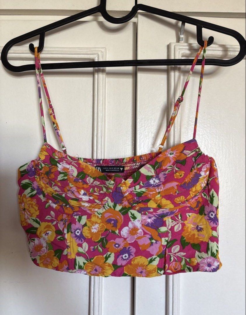 Authentic Zara bustier top (Category: Sleeveless) located in Lipa City. Submitted by riz022 (Listing ID 1456980631, Image 1). Description: Fits XS and Small frame Floral print Original Not using anymore, gained weight.