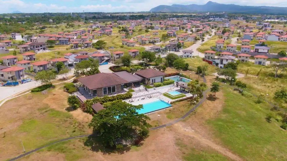 Avida Woodhill Settings Nuvali 236sqm (Category: Lot) located in Muntinlupa City. Submitted by chrisdimatatacbroker (Listing ID 1457085815, Image 1). Description: Avida Woodhill Settings Nuvali 236sqm Est Price/sqm 33.9k.