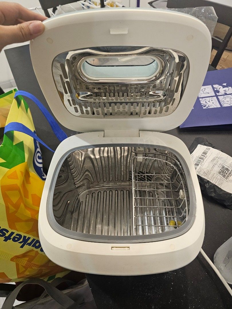 Baby Bee UV Sterilizer (Category: Breastfeeding & Bottle Feeding) located in Manila. Submitted by nicolealison (Listing ID 1456980094, Image 2). Description: complete with box and manual new filter and extra filter included can send video to check if working.