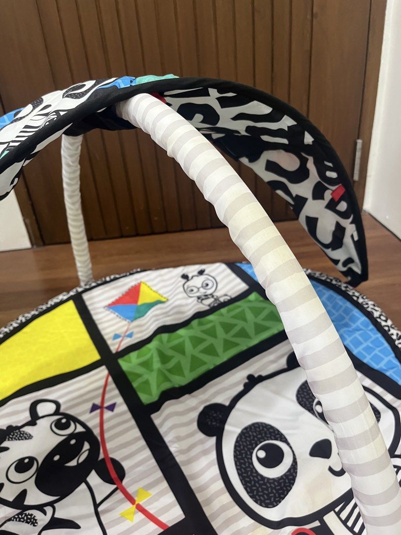 Baby Einstein Playmat for tummy time (Category: Infant Playtime) located in Rizal. Submitted by lynneber (Listing ID 1456969726, Image 3). Description: What you see is what you get.