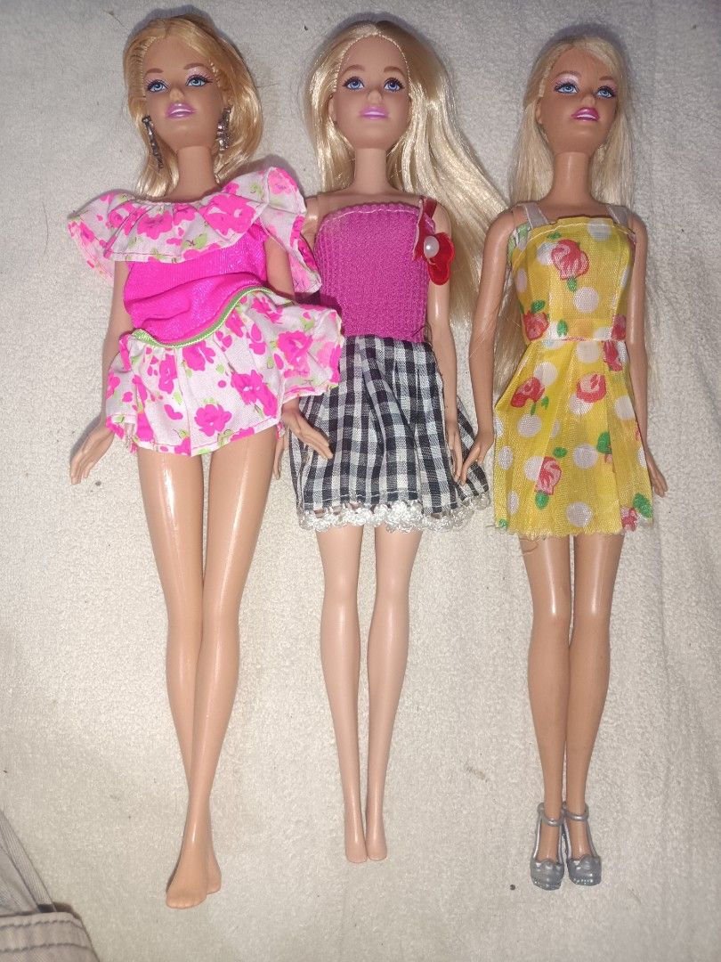 BARBIE BUNDLE (Category: Kids Toys) located in Antipolo. Submitted by guinevere.asamiya (Listing ID 1457020208, Image 1). Description: TAKE ALL FOR ONLY 750 CAN BUY INDIVIDUALY BOTH GG MOLD 350 MILLIE BARBIE 250.