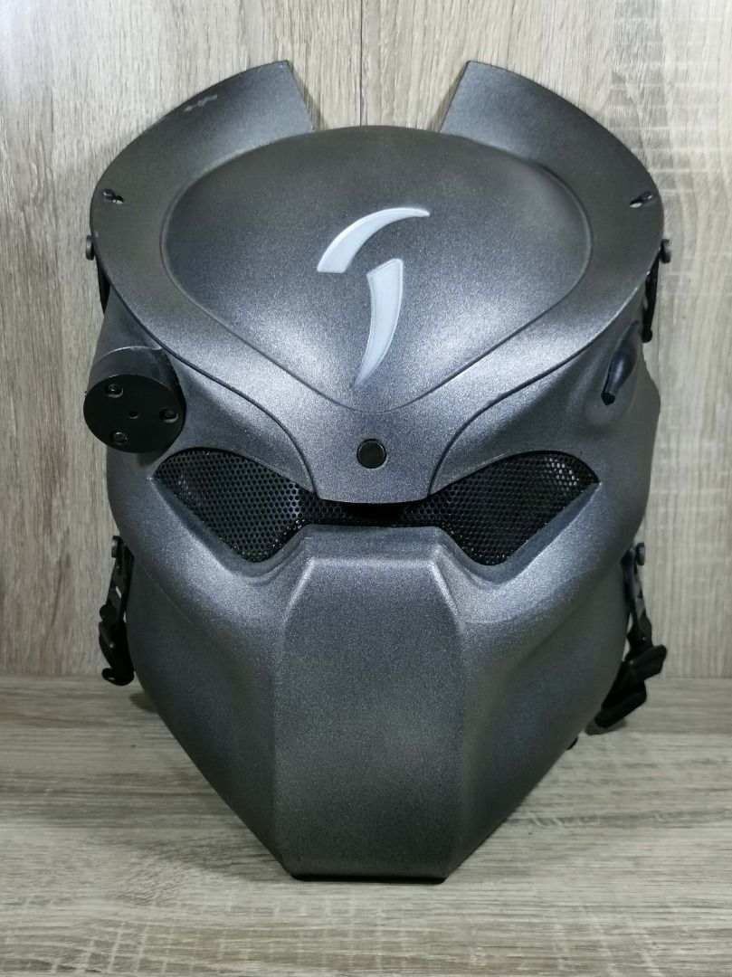 BATMAN & PREDATOR MASKS (Category: Figurines & Statues) located in Angeles City. Submitted by swodahs (Listing ID 1456972670, Image 2). Description: READ PROPERLY SURE BUYERS ONLY WAG NA MAG INQUIRE PAG DI SURE WYSWYG ELECTRONICS UNTESTED BKA DI NA GUMAGANA 1K EACH Negotiable for sure buyers RFS: Need funds Payment : GCash Shipping : LBC Location : Angeles.