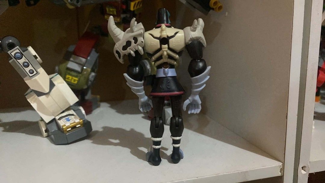 Ben 10 khyber action figure (Category: Action & Battle Toys) located in Cordova. Submitted by toycollector2929 (Listing ID 1456976581, Image 2). Description: Ben 10 omniverse khyber figure.