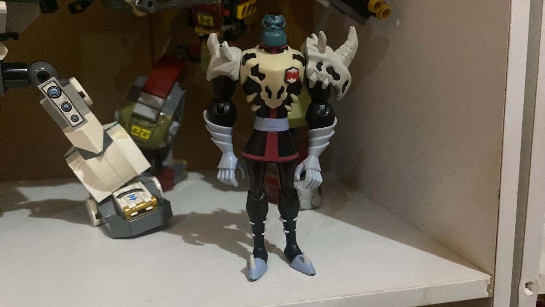 Ben 10 khyber action figure (Category: Action & Battle Toys) located in Cordova. Submitted by toycollector2929 (Listing ID 1456976581, Image 1). Description: Ben 10 omniverse khyber figure.