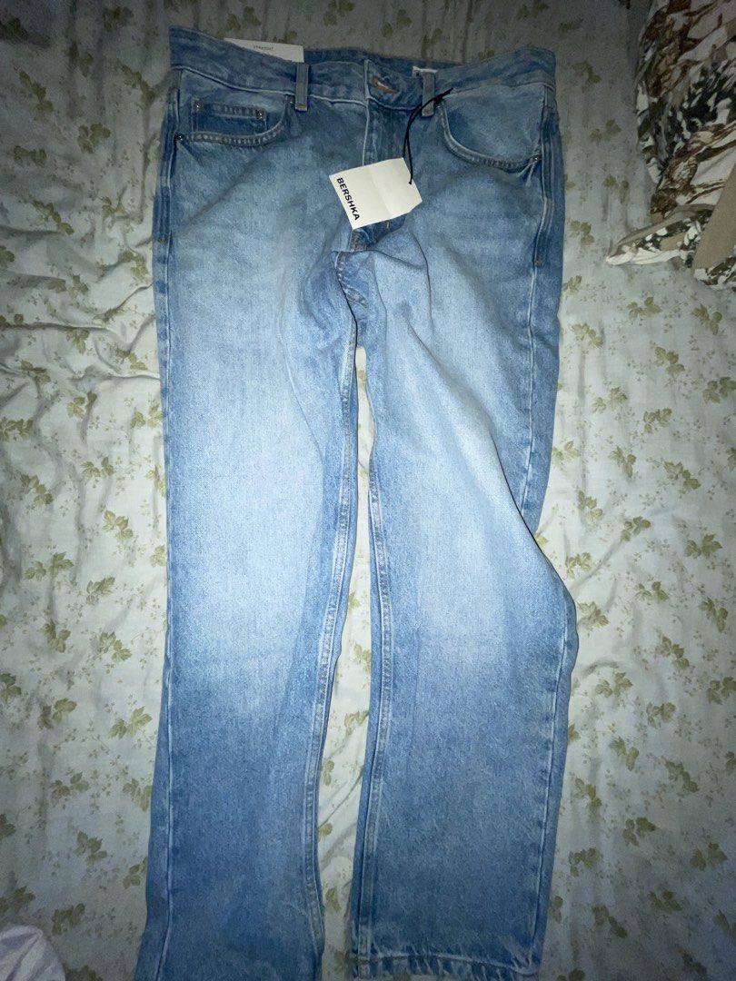 BERSHKA STRAIGHT JEANS brand new w/ tag (Category: Jeans) located in Manila. Submitted by oddbear_e25815 (Listing ID 1457129055, Image 2). Description: Original Bershka Straight Jeans (Never Used) Light Blue fits size 30 inch RFS: I have same color of my jeans on my collection na pala SRP: 2295.