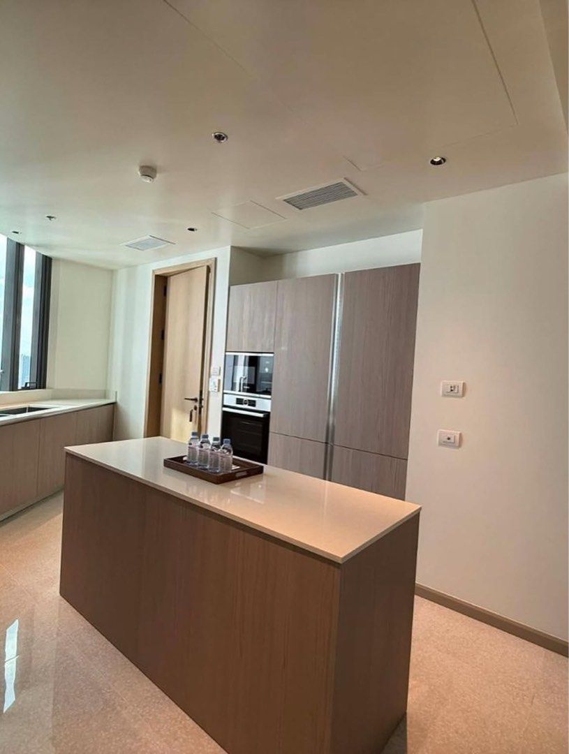 BGC AURELIA RESIDENCE (Category: Apartments & Condos) located in Manila. Submitted by watashiwaeriya (Listing ID 1457025388, Image 1). Description: RUSH SALE 📍BGC, Aurelia Residences 28th floor South Deluxe* Parking : B2, 116 & 117 (Tandem) Morning Sun 3BR with 2Parking Newly Turn Over Unit : 241.98sqm 2Parking : 25sqm Price :120M (Firm).