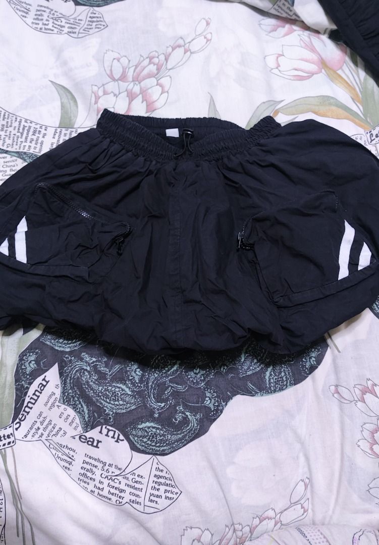 Black bubble skirt (Category: Skirts) located in Makati City. Submitted by declutterwithcath (Listing ID 1457067352, Image 1). Description: 22-28 in waist.