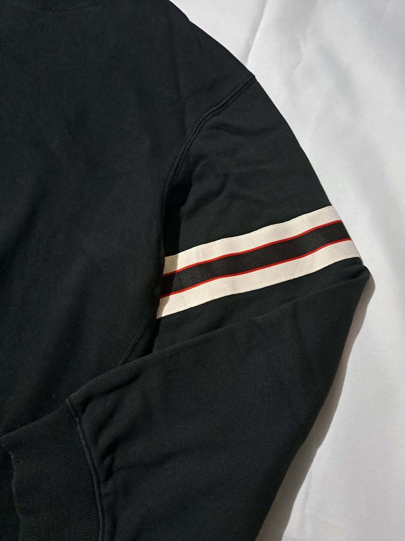 Black sweater (Category: Coats, Jackets and Outerwear) located in Guiguinto. Submitted by riesefeld (Listing ID 1413999283, Image 3). Description: medium to larg w - 23.5 l - 28 shoulder - 23 arm length - 23 arm width - 8.5.