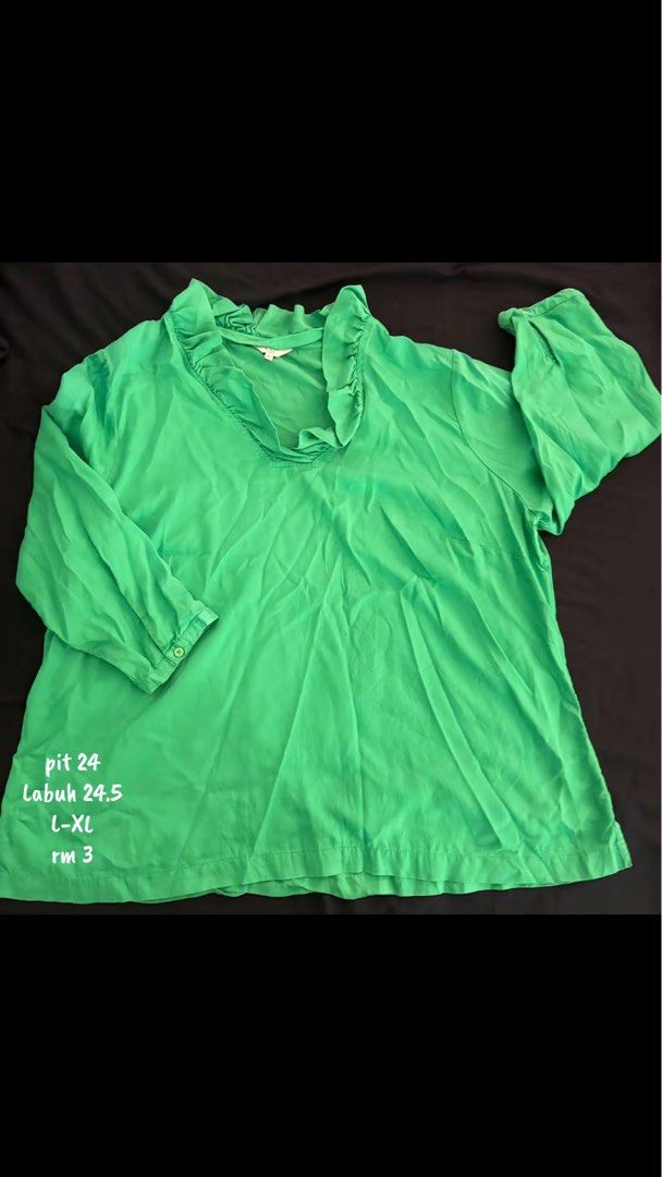 Blouse (Category: Blouses) located in Shah Alam. Submitted by mimisyaa (Listing ID 1457089556, Image 3). Description: Beli banyak dapat murah.
