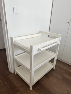 (Category: ) located in . Submitted by hygge.selects (Listing ID 1457008371, Image 1). Description: .