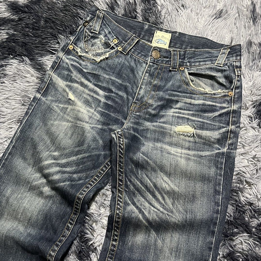 BOOT CUT (Category: Jeans) located in Cagayan de Oro. Submitted by vyncntvault_co2 (Listing ID 1456962413, Image 2). Description: DETAILS - WAIST: 34 LENGTH: 42 THIGH: 13 HEM: 11 CONDITION: VERY GOOD COLOR RATE: 9/10 COLOR: DARK BLUE WASHED FLAWS: HEEL DRAGS.