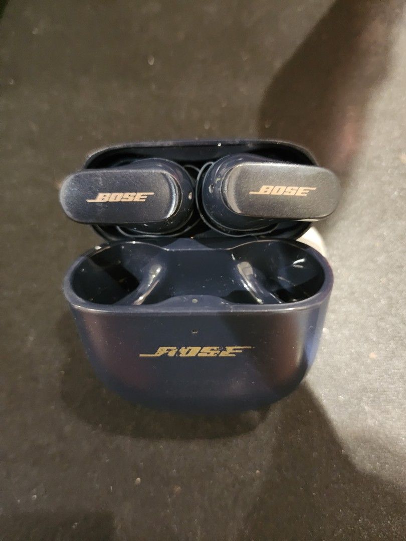 Bose Quietcomfort 2 Blue Earbuds with Charging Case (Category: Earphones) located in Manila. Submitted by kg613 (Listing ID 1457112163, Image 2). Description: - Bose quietcomfort 2 wireless noise cancelling earbuds - Dark blue color - Comes with charging case - Great sound quality - Ready for a new owner - Feel free to ask questions!.