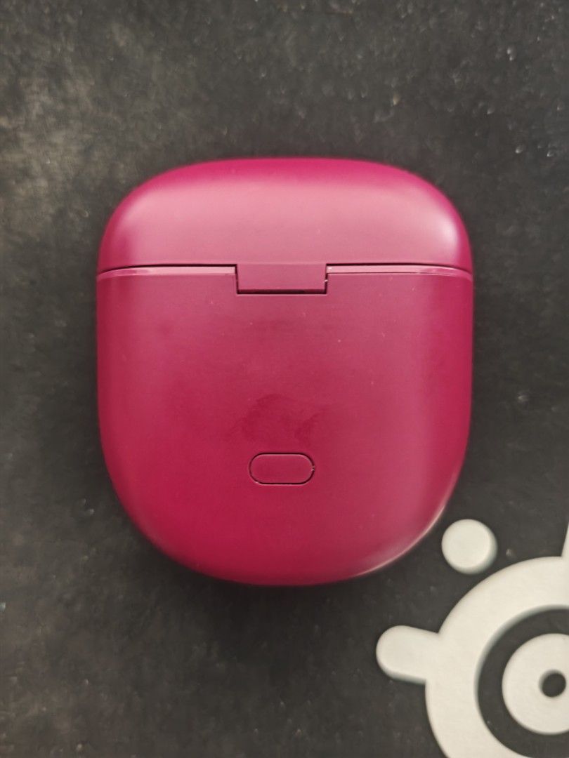 Bose QuietComfort Earbuds - Magenta (Category: Earphones) located in Manila. Submitted by paocus (Listing ID 1457090655, Image 2). Description: - Bose QuietComfort Earbuds - Color: Magenta - Includes charging case - USB-C charging port - Renowned Bose sound quality - Selling due to right buds faulty no power - left earbud works perfect self collect only or lalamove .