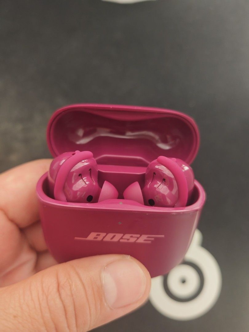 Bose QuietComfort Earbuds - Magenta (Category: Earphones) located in Manila. Submitted by paocus (Listing ID 1457090655, Image 3). Description: - Bose QuietComfort Earbuds - Color: Magenta - Includes charging case - USB-C charging port - Renowned Bose sound quality - Selling due to right buds faulty no power - left earbud works perfect self collect only or lalamove .