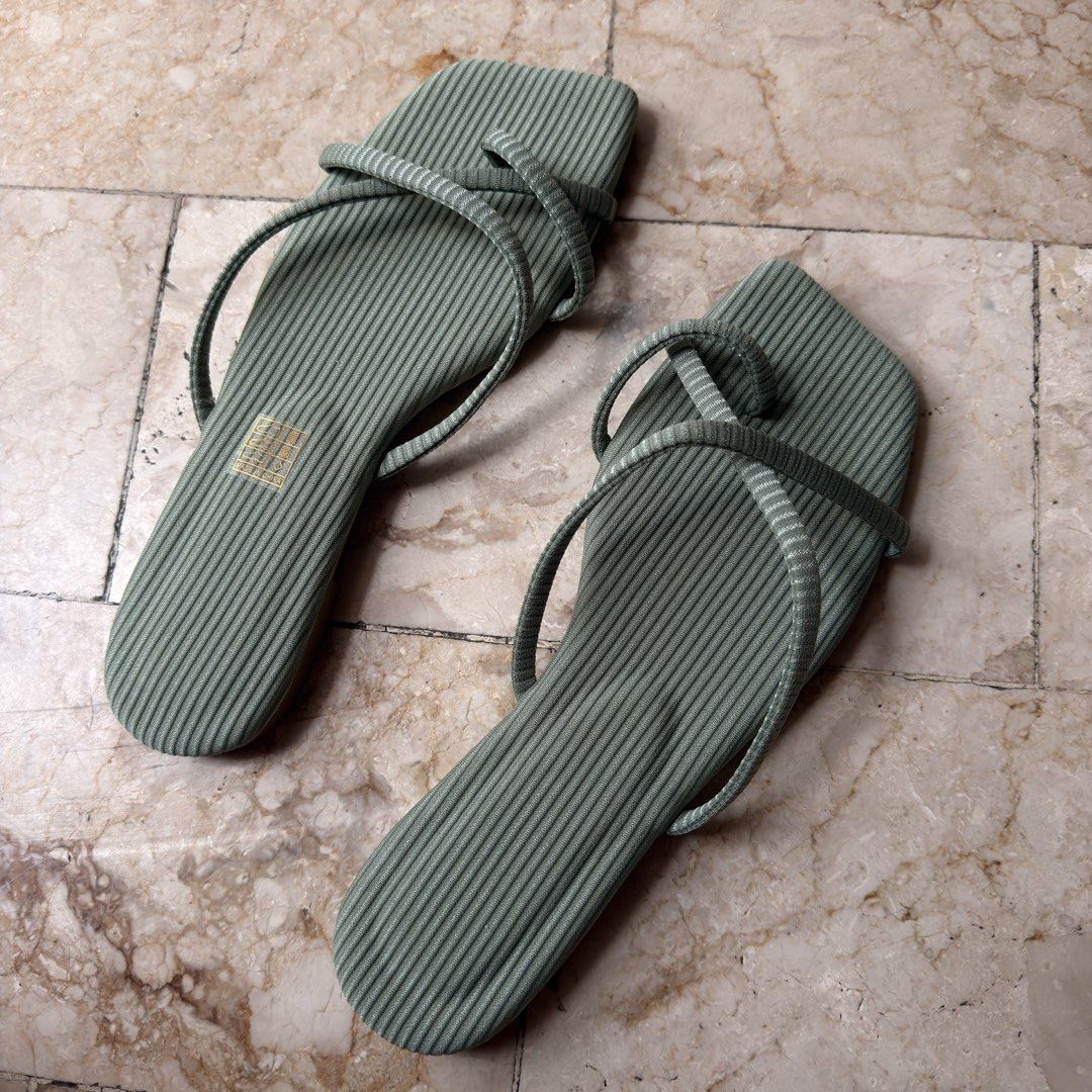 Brand new olive green slippers (Category: Flats & Sandals) located in Paranaque City. Submitted by capybara808 (Listing ID 1456996624, Image 3). Description: .