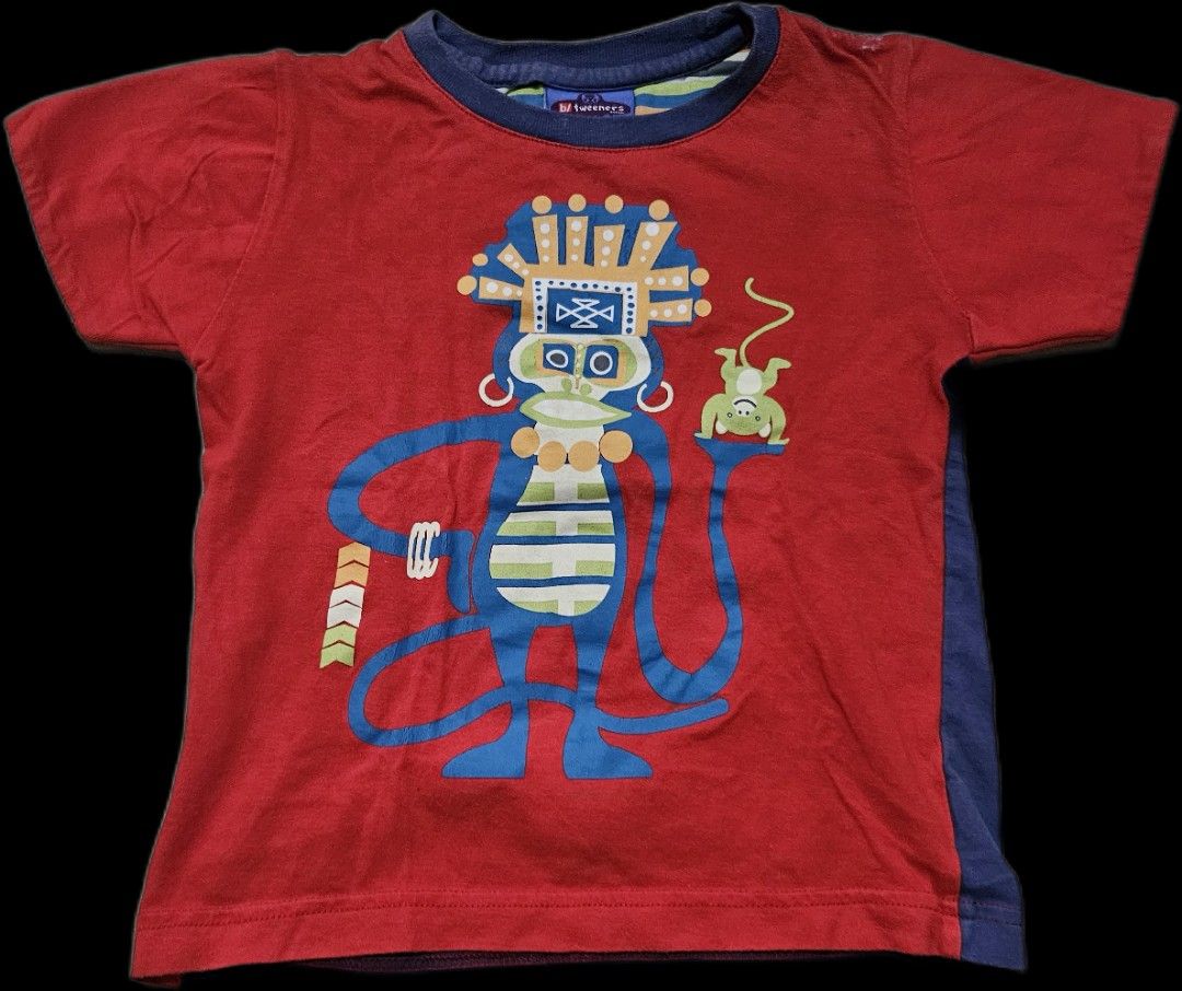 B/Tweeners T-shirt Red Blue Monkey Graphic Tee (Size 4) (Category: Babies & Kids Fashion) located in Makati City. Submitted by xzyche (Listing ID 1456978908, Image 1). Description: - Adorable red t-shirt for kids - Features a playful blue monkey graphic on the front - Contrasting blue sleeves and back - Ideal for casual, everyday wear - Easily pairs with shorts or jeans.