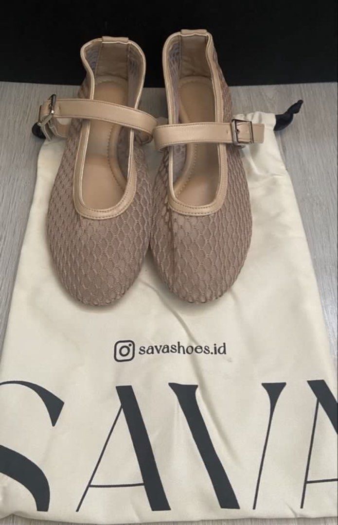 Bundle: Havs/Adidas/Sava Women sandals (Category: Flats & Sandals) located in Taguig. Submitted by madz004 (Listing ID 1457033521, Image 2). Description: - SAVA Margot flat shoes - Vegan leather - Nude color - Size 38 (24.5cm) - Mesh design - Strap and buckle closure - Includes dust bag - Textured soles Never worn but with light creases lang because napress sa luggage Bought in Indonesia Havaianas Aqua Metallic Sandals Size 37-38 Used few times o