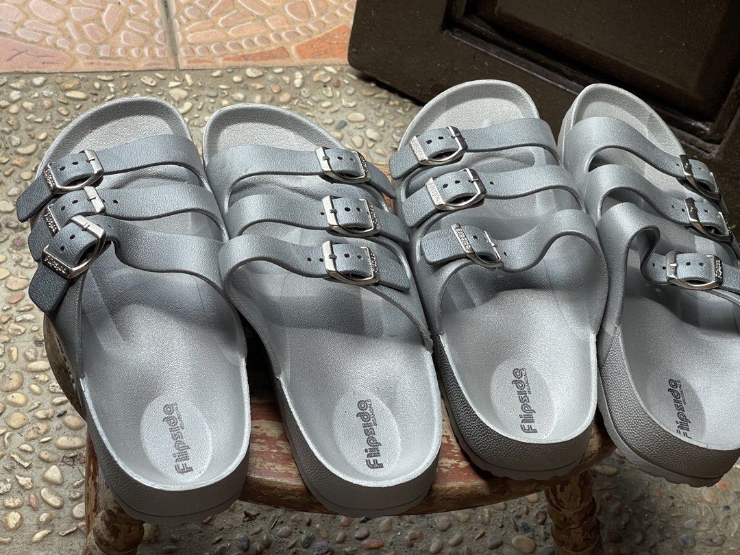 bundle of 2 flipside slides size US8 UNisEX (Category: Flats & Sandals) located in Taytay. Submitted by rizver2026 (Listing ID 1456983989, Image 1). Description: bundle of 2 flipside slides UNISEX 1 brand new 1 used 1x rfs too many shoes already decluttering only super comfy when worn.