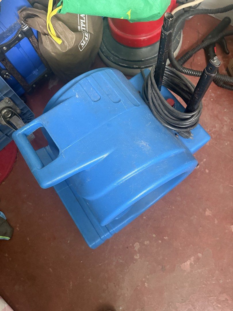 Carpet/Floor Air blower (Category: Cleaning Tools & Supplies) located in Manila. Submitted by adore0603 (Listing ID 1457004896, Image 2). Description: - Ideal for drying carpets, floors, or ventilation -220v - Second hand -Good working condition.