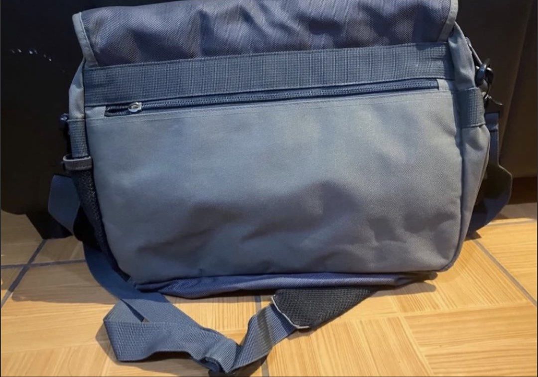 CAT Earthmoving Equipment original laptop bag (Category: Sling Bags) located in Manila. Submitted by itzyshin (Listing ID 1457074285, Image 2). Description: Original Pang tools/laptop/work No flaws Matibay!! Message me .