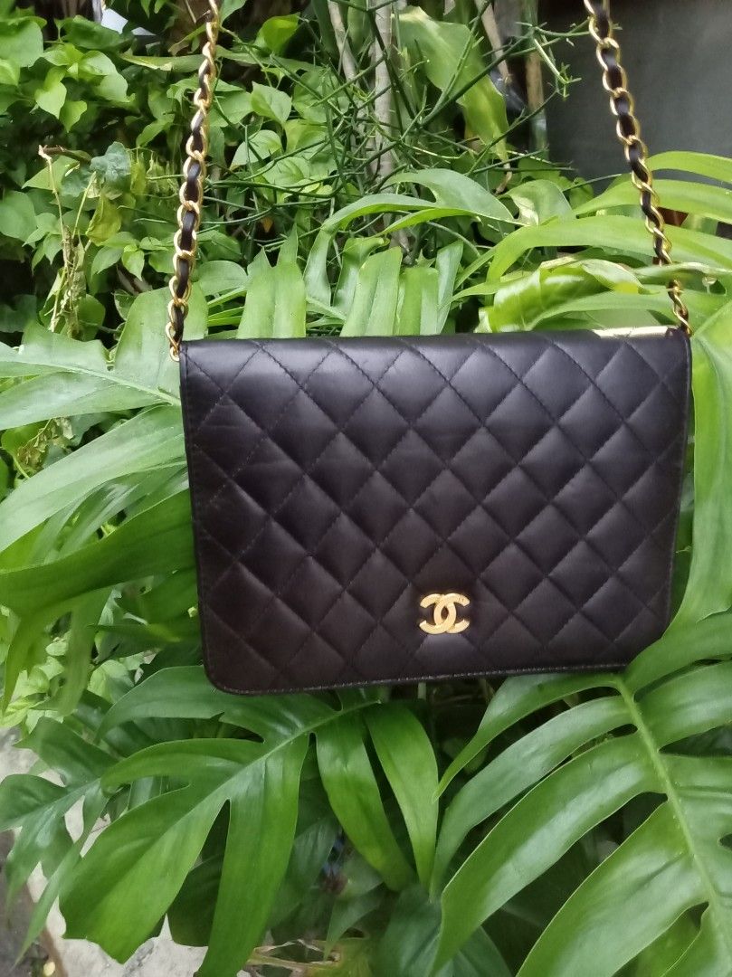 Chanel Quilted chain bag (Category: Luxury Bags & Wallets) located in Malolos. Submitted by shoptokyothrift (Listing ID 1457058826, Image 1). Description: ✨ Chanel-Style Quilted Chain Bag ✨ Vintage 🇯🇵 Bought in Japan 🖤 Black quilted design | Gold-tone chain | Burgundy interior 💰 ₱4,600 Selling as-is, buyer’s discretion. 📩 PM.