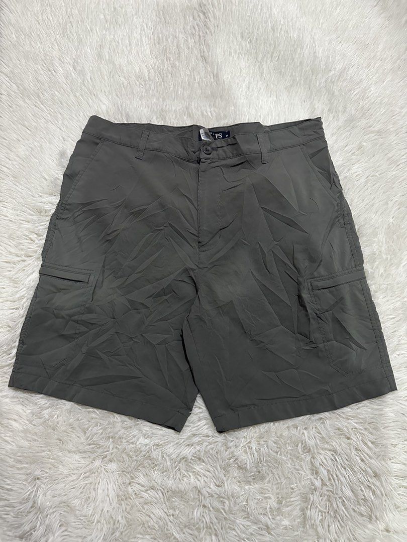 Chaps Golf Performance Cargo shorts - size 34 (Category: Shorts) located in Iba. Submitted by thriftcoyan (Listing ID 1456954706, Image 1). Description: Chaps Golf Performance Cargo shorts Size 34 on tag Length 20 Excellent to like new condition .