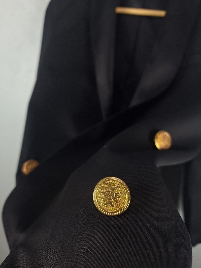 Christian Dior Black Double Breasted Blazer (Category: Luxury Apparel) located in Sibulan. Submitted by studioxano (Listing ID 1457014125, Image 3). Description: Christian Dior Black Double Breasted Blazer -P1500 + SF XS-Small Dimes: Length 33 / Width 17.5 shoulder 13.5 Excellent condition 9.5/10 color rate no issue Loc: Dumaguete city.