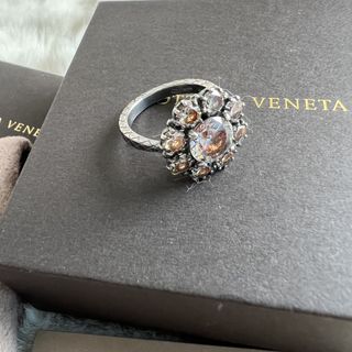 (Category: ) located in . Submitted by jesssellingauthenticgoods (Listing ID 1456986380, Image 1). Description: .