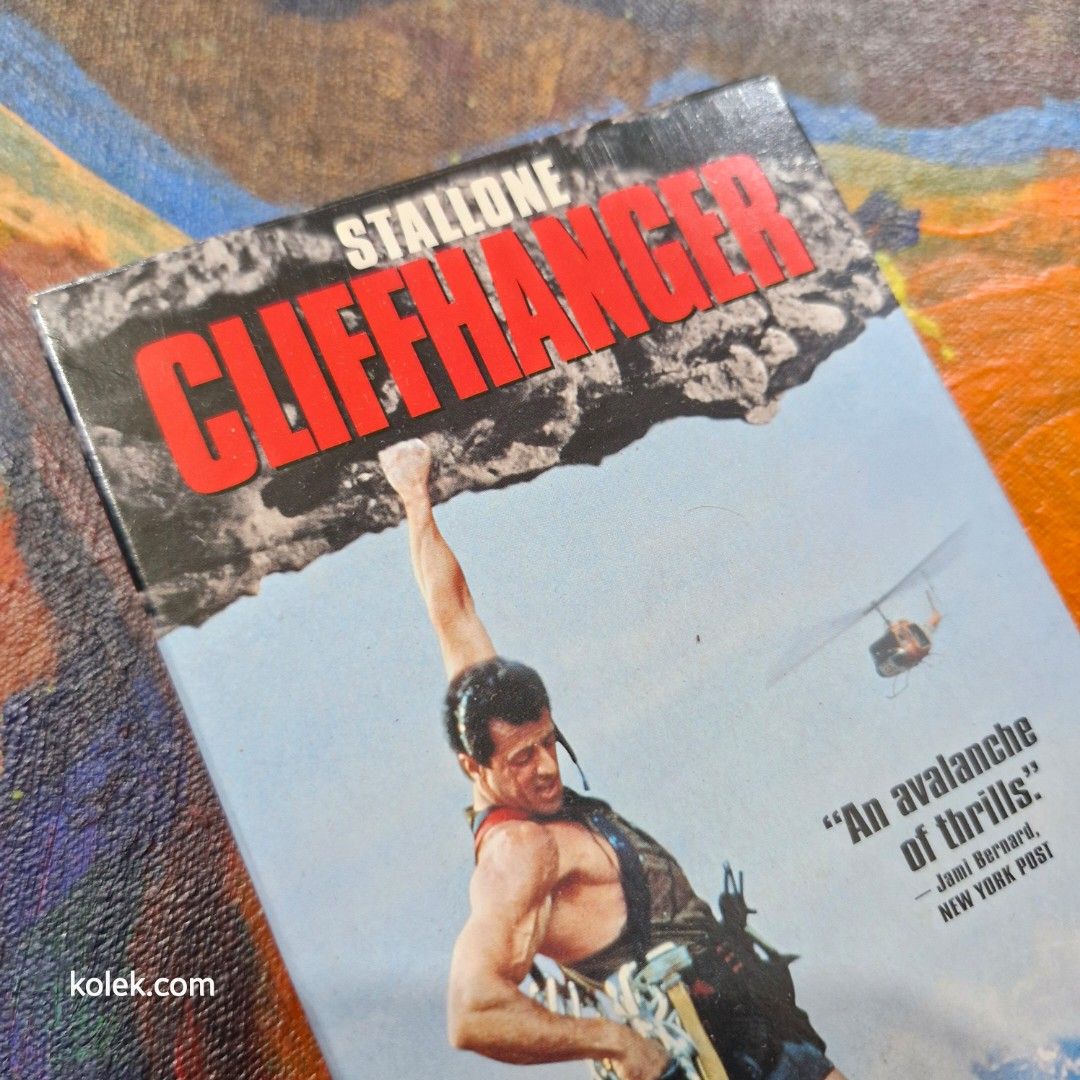 Cliffhanger VHS tape (Category: CDs & DVDs) located in San Pedro. Submitted by .kolek.com (Listing ID 1457056172, Image 3). Description: Used Vintage VHS tape Excellent Condition Malinis ang Ribbon Untested walang Player What U see is What U Get Sa nakaka appreciate lang MoP: Gcash J&T Courier Pickup or Book any Rider Buyer's book and expense Loc: San Pedro, Laguna 📣S12 0.5kg.