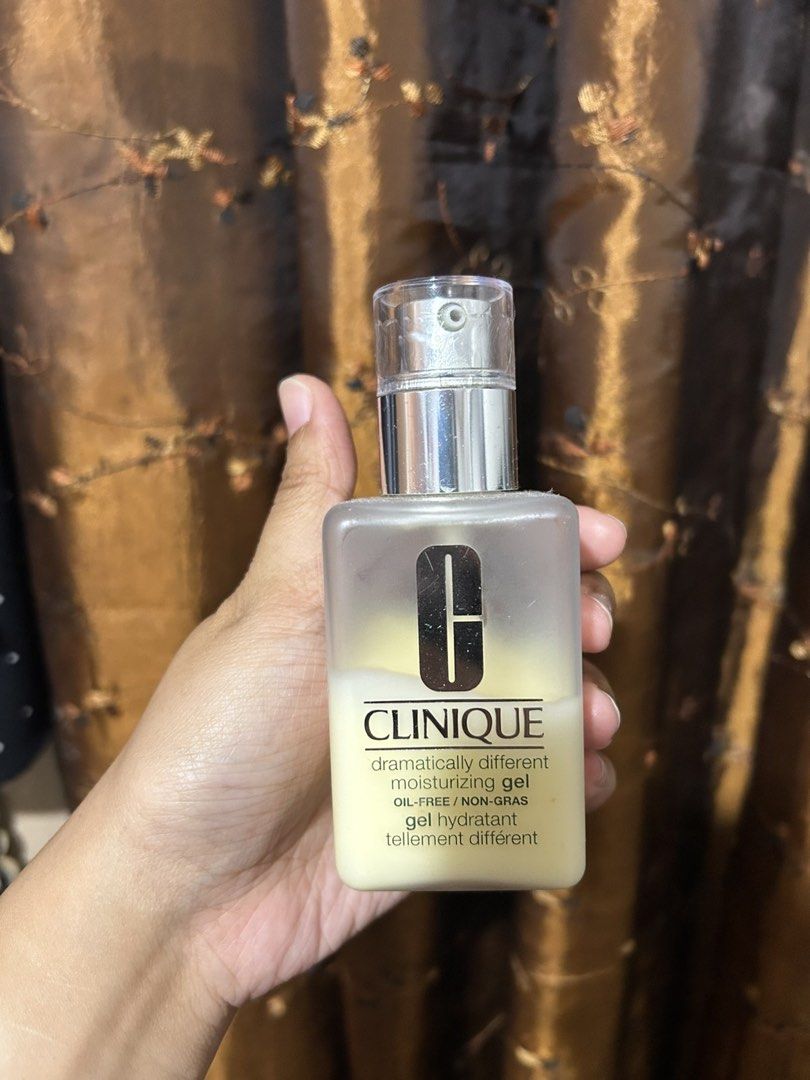 Clinique dramatically different moisturizing gel (Category: Face Care) located in Agdangan. Submitted by christy_4 (Listing ID 1457106992, Image 1). Description: .