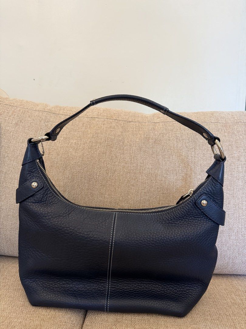 Coach Bag (Category: Luxury Bags & Wallets) located in Cebu City. Submitted by yumi_romano (Listing ID 1456972220, Image 2). Description: - pebbled leather Coach Penelope hobo shoulder bag - like new.