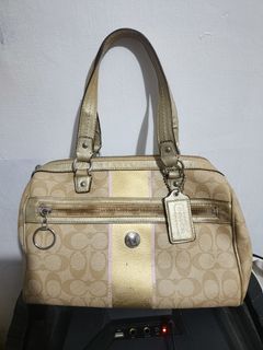 (Category: ) located in . Submitted by dyastenthrift (Listing ID 1457089749, Image 1). Description: .
