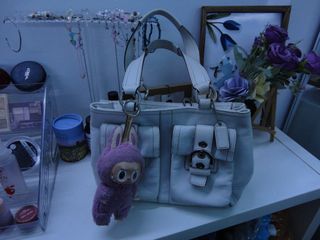 (Category: ) located in . Submitted by dilfluvrsbags (Listing ID 1456979854, Image 1). Description: .