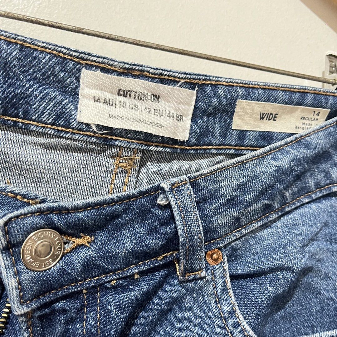 cotton on blue jeans (Category: Jeans) located in Navotas City. Submitted by elslimft (Listing ID 1456984011, Image 3). Description: size 32 on medida ov3rr u n issue on last pic never used, sinukat lang.