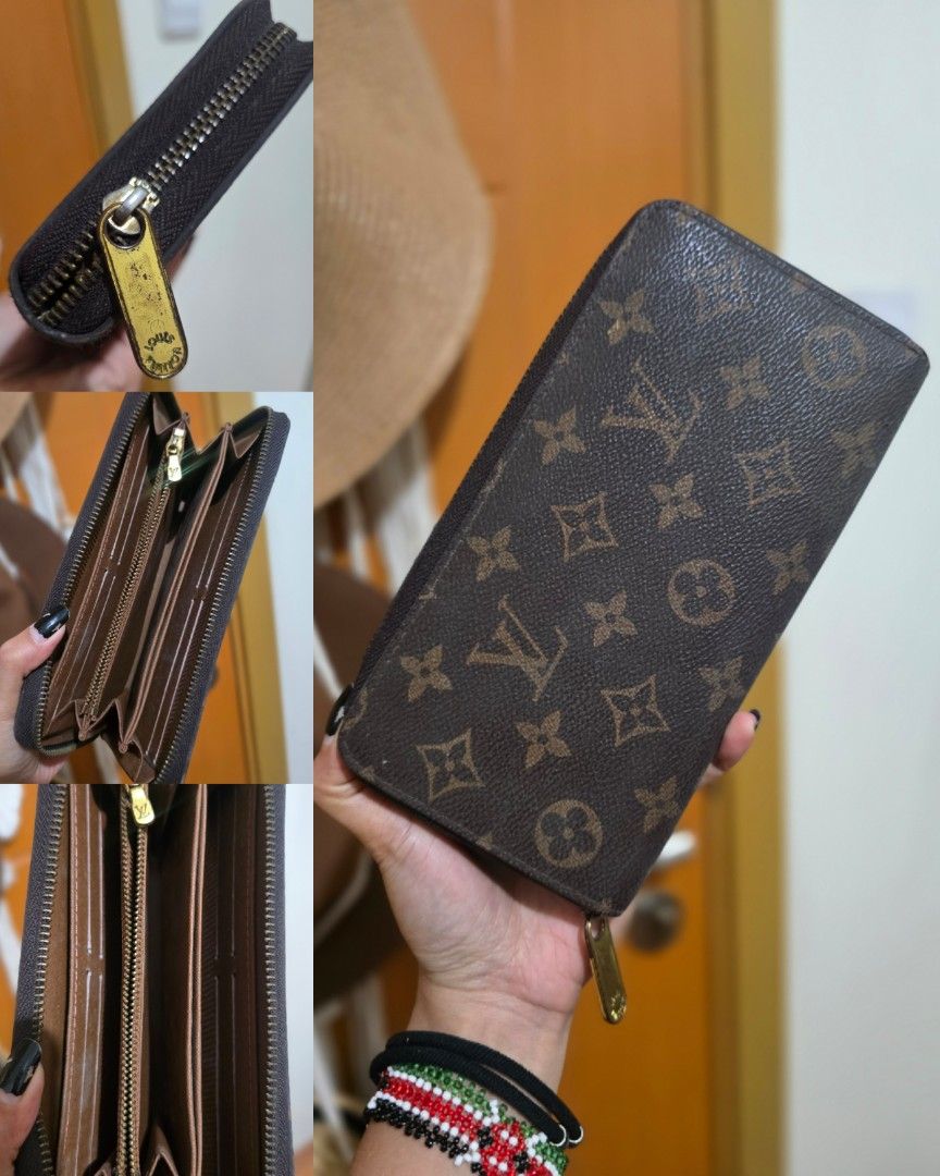 Decluttering | Wallet | Prestine Condition (Category: Luxury Bags & Wallets) located in Taguig. Submitted by themessynook (Listing ID 1456956938, Image 1). Description: Just collecting dust and mildew in my closet. Needs a good wash/polish and it should be good as new..