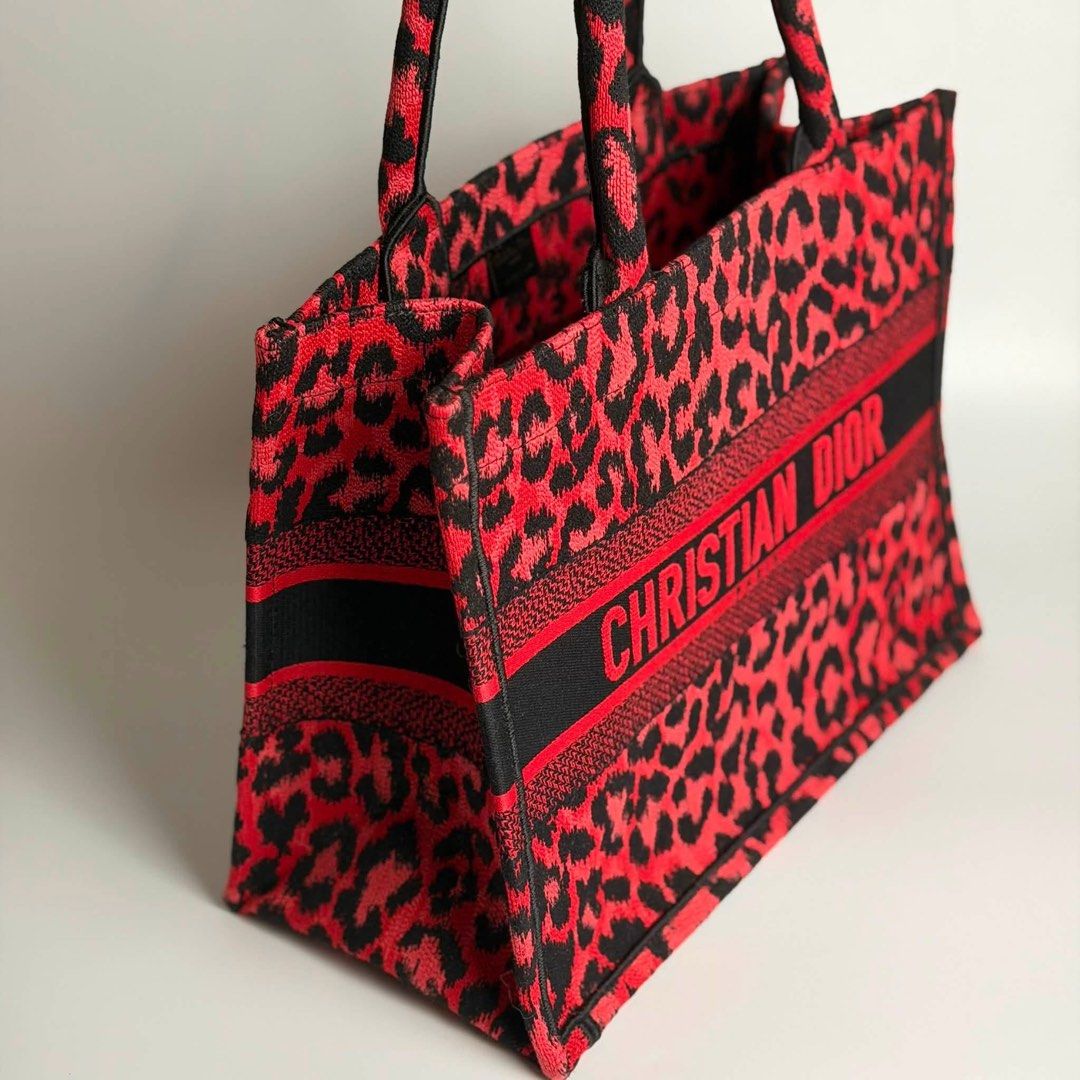 Dior Mizza Book Tote (Category: Tote Bags) located in Quezon City. Submitted by bunagryan (Listing ID 1457116239, Image 2). Description: Christian Dior Mizza Book Tote in Medium With entrupy 9.99/10 condi Used once.