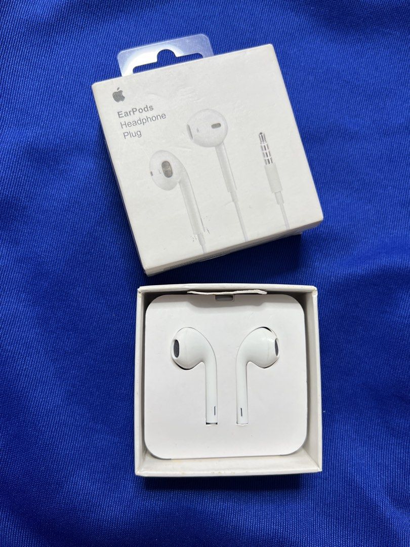 Earpods Headphone plug (Category: Earphones) located in Manila. Submitted by as_onlineshop11 (Listing ID 1457120674, Image 1). Description: .